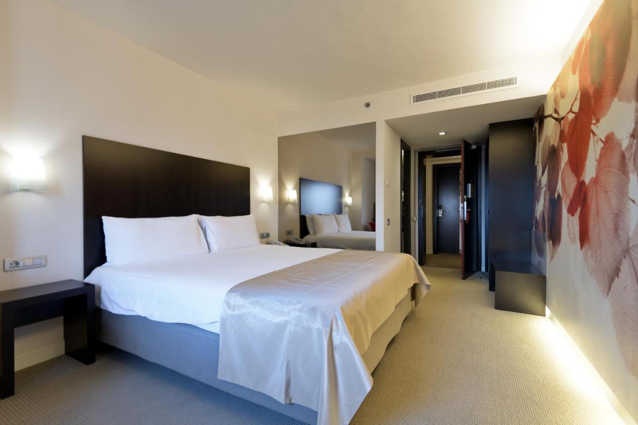 Hotel Ramada Plaza By Wyndham Convention Center 4*